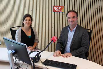 Philippe Bazin (Groupe PSC) au micro d'Elise Moreau sur RCF (Radio Chrétienne de France)